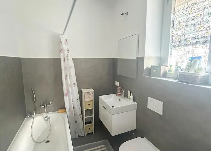 Cozy With Terrace Apartamento