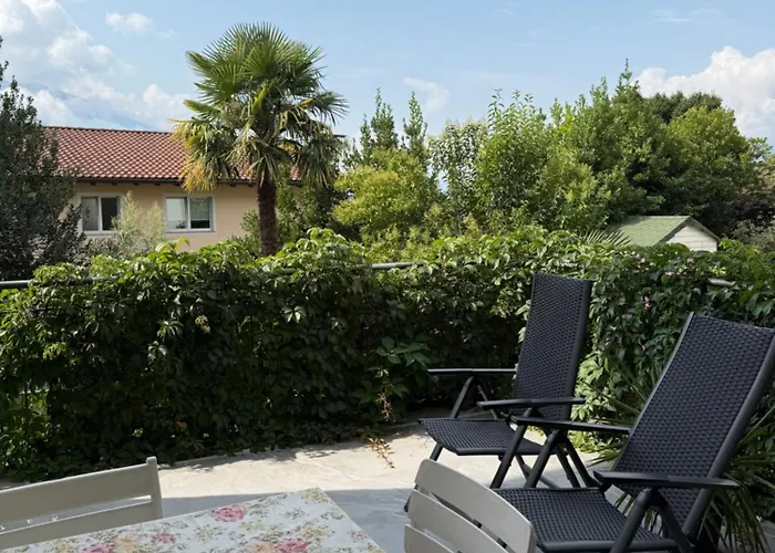 Cozy With Terrace Apartamento