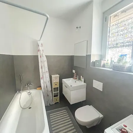 Cozy With Terrace Apartament