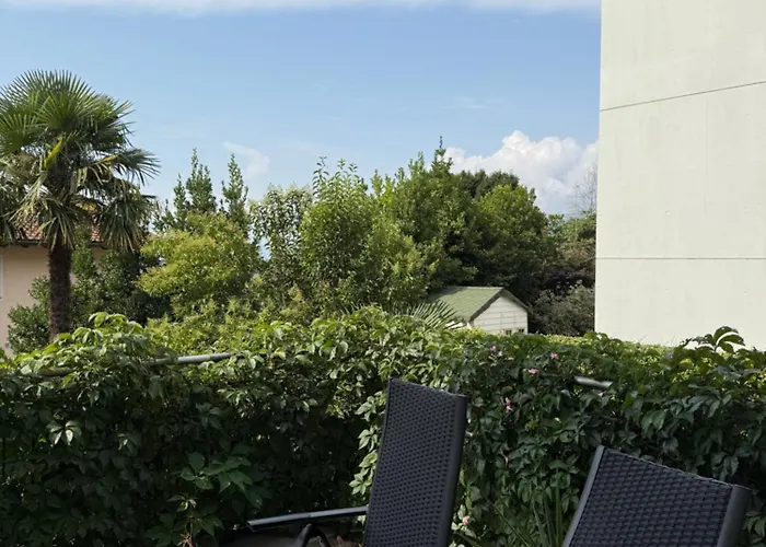 Cozy With Terrace Appartement